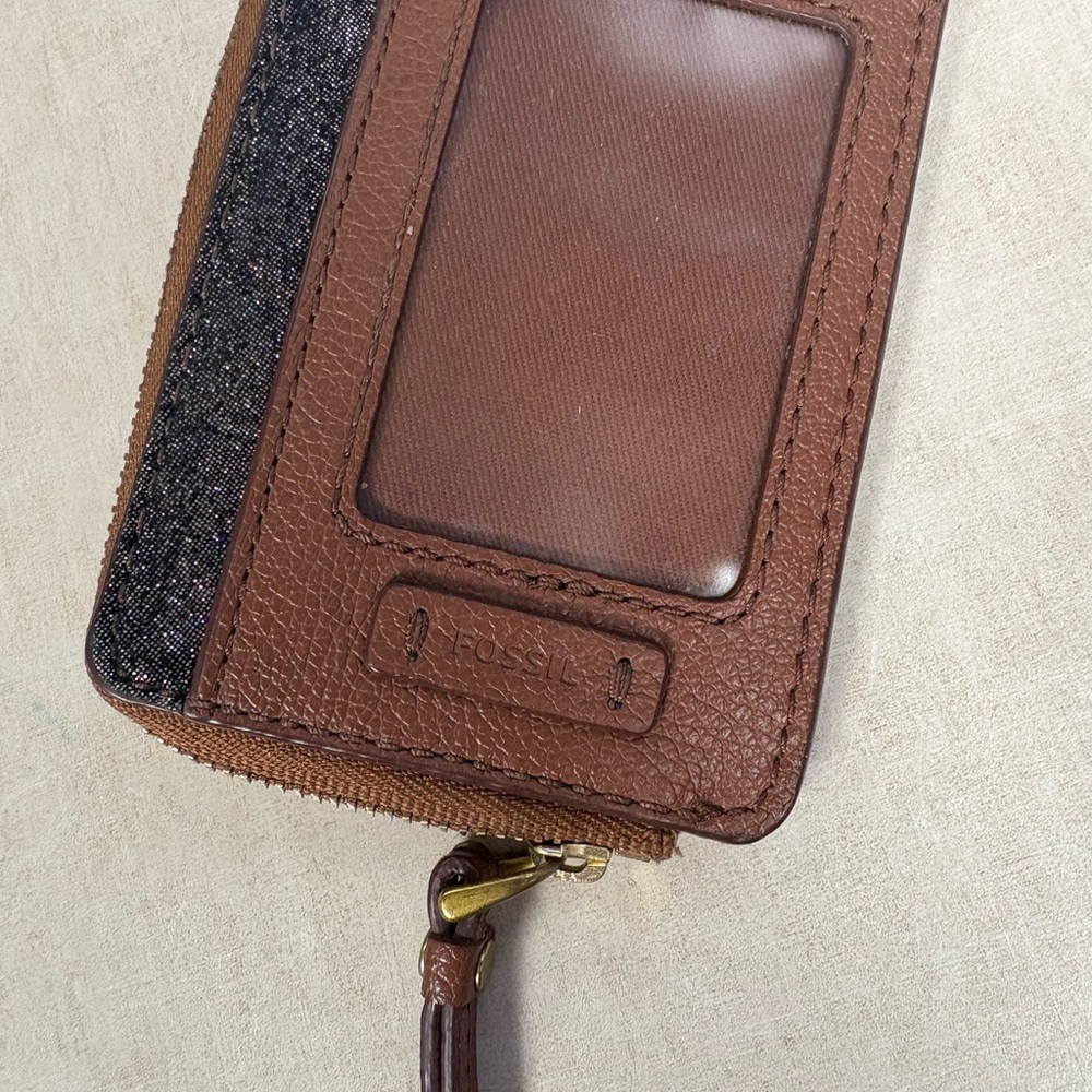 Fossil Leather Zip Card Holder
